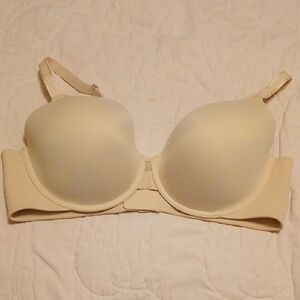 Vanity Fair Light Cream Underwire Bra. Brand New.